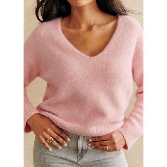 Sezane Sweaters - EUC Sezane Denisa Alpaca Blend V-Neck Sweater Light Pink XXL